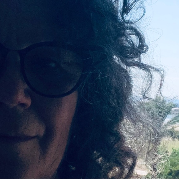 Meet your Posher, Linda - Picture 1 of 1